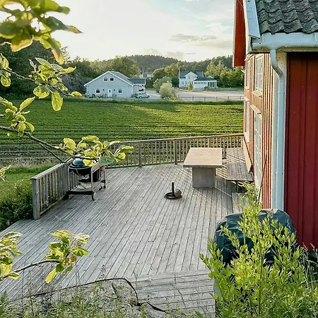 Historic Barn And Captain's House On Tromoya Ferienhaus *