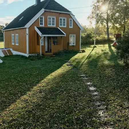 Casa de Férias Historic Barn And Captain's House On Tromoya *