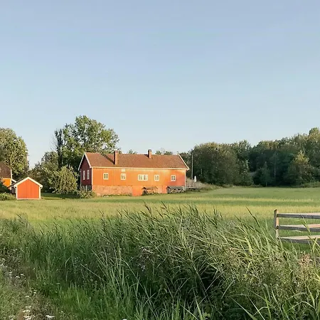 Ferienhaus Historic Barn And Captain's House On Tromoya