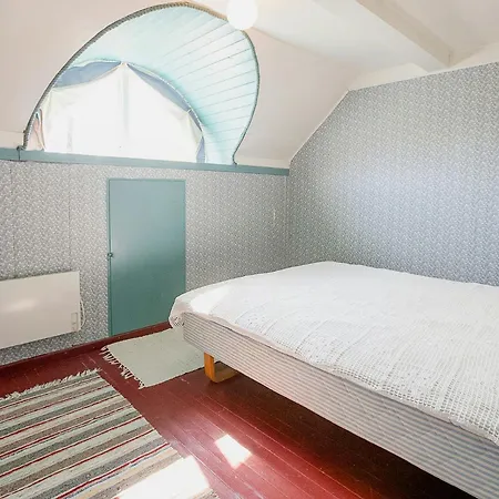 Historic Barn And Captain's House On Tromoya * Færvik